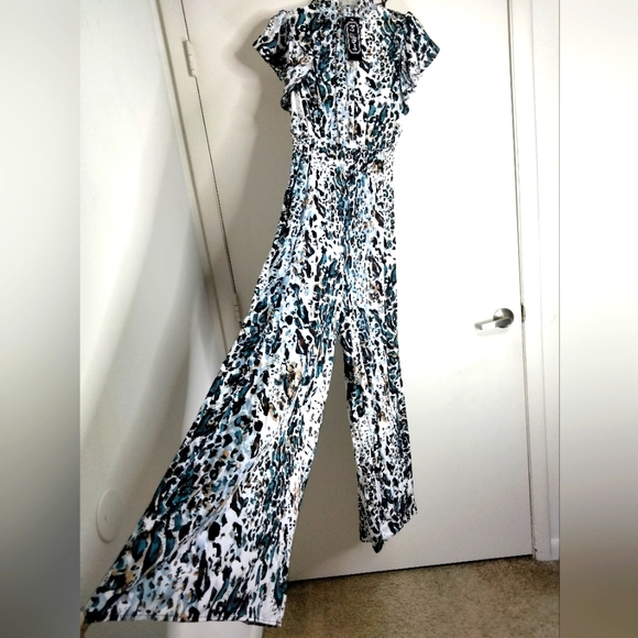 Ivy Street (Size M) Animal Print Mock Neck Flutter Sleeve Jumpsuit (NEW-NWT) - Picture 1 of 16